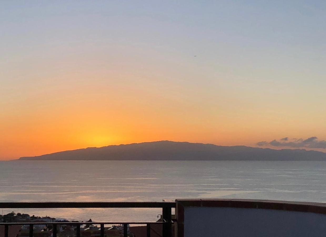Amazing Duplex With Large Terrace And Sea Views Apartman Puerto de Santiago  Kültér fotó